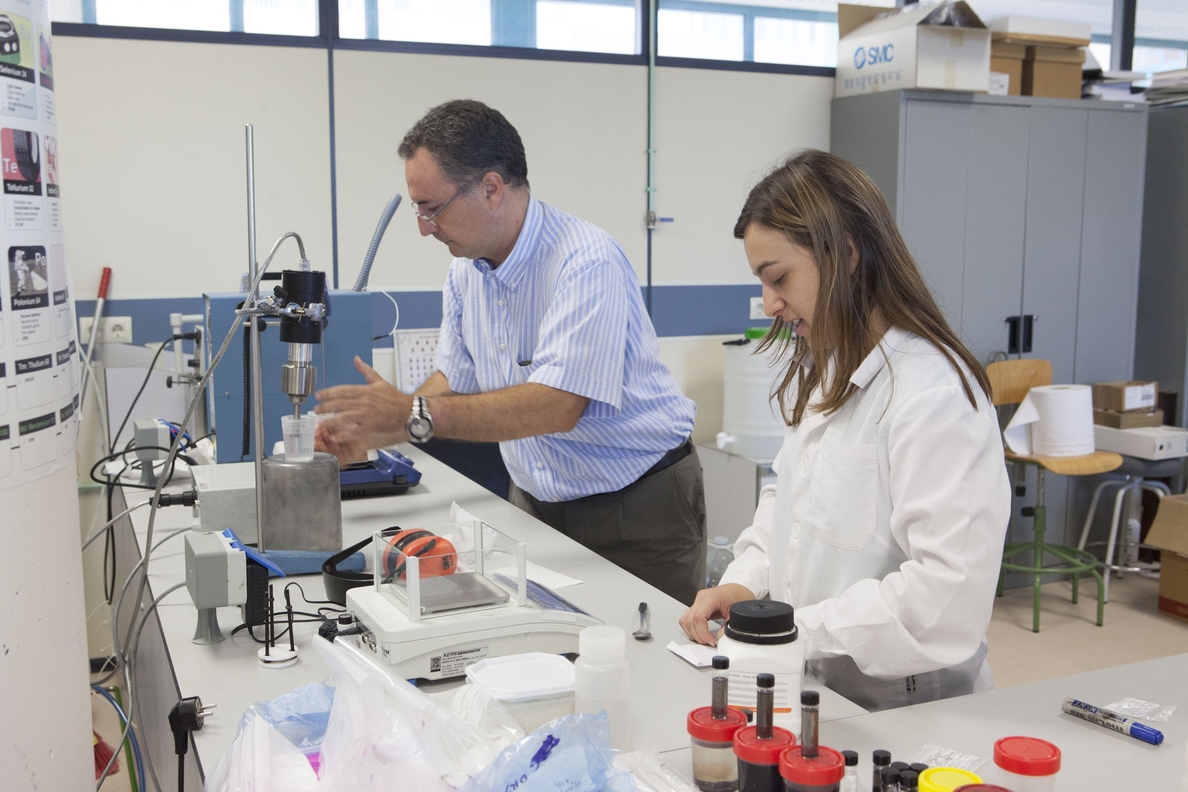 Investigadores de la Jaume I patentan un nanofluido que mejora la conductividad del calor
