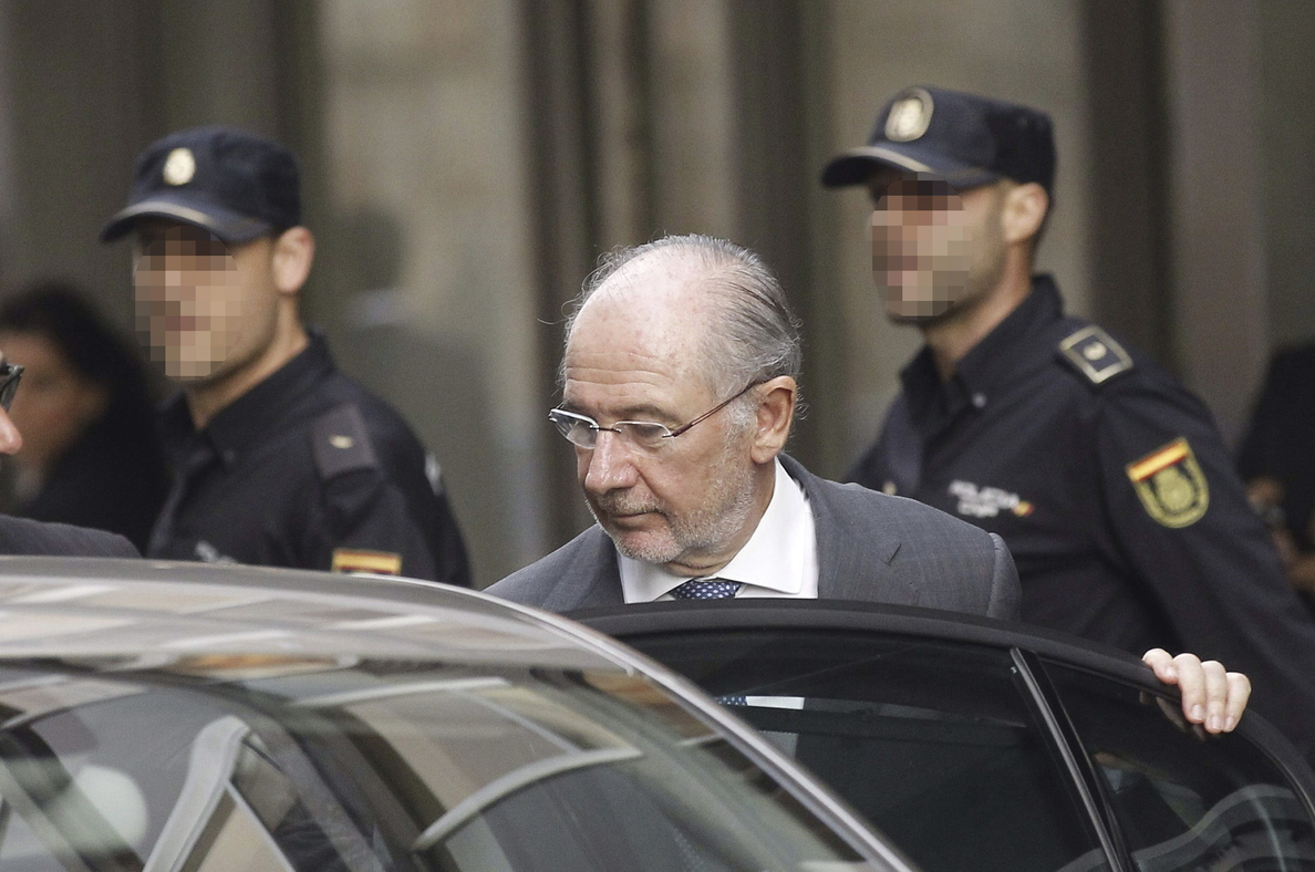 El juez aclara a Rato que ya excluyó de su fianza lo devuelto a Bankia