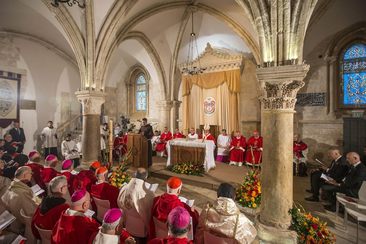 Una exposición alumbra la inmensa labor de los religiosos españoles en Tierra Santa