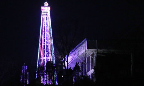 Corea del Sur derriba el árbol de Navidad, símbolo de confrontación con el Norte