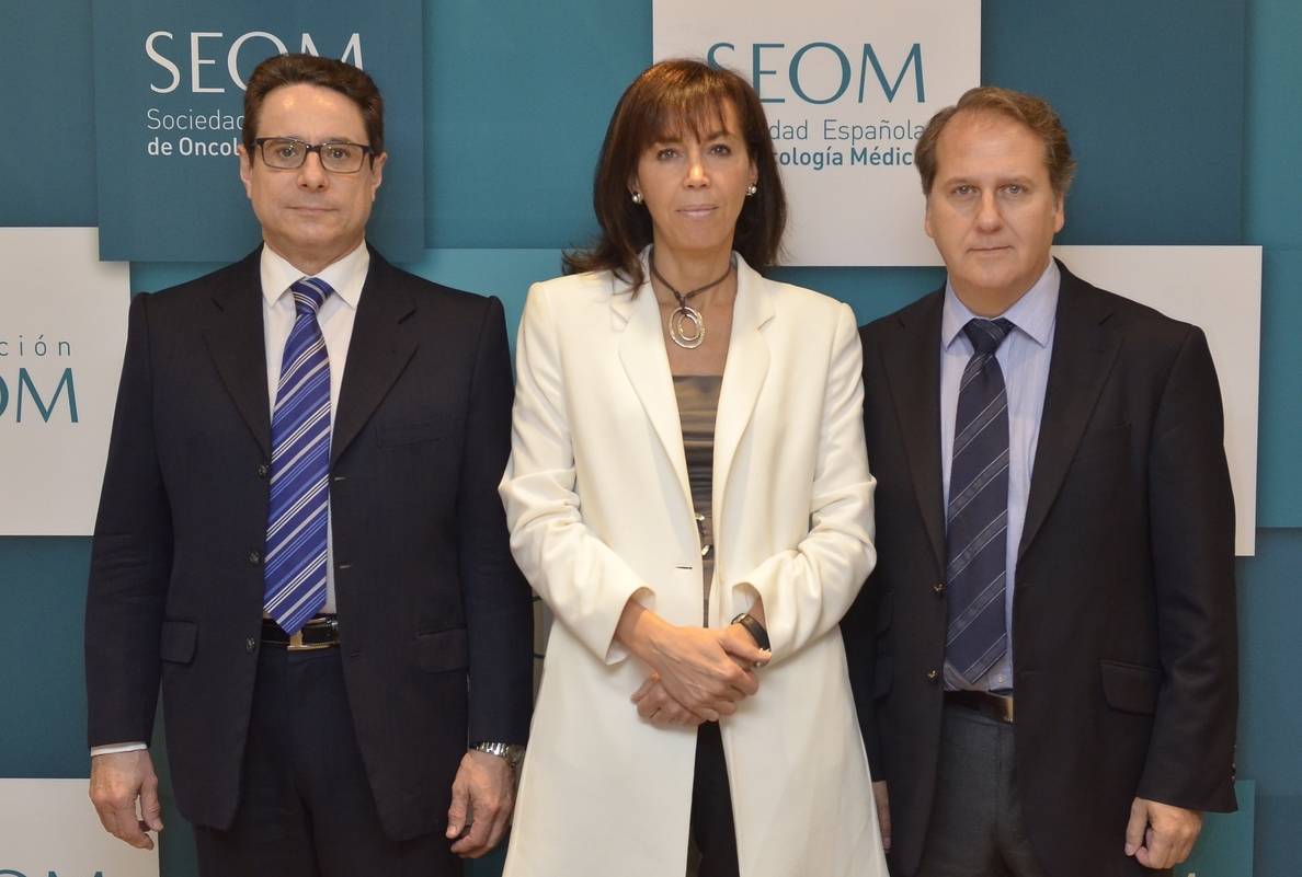 La SEOM destina más de 800.000 euros y entrega becas para apoyar la formación e investigación en cáncer
