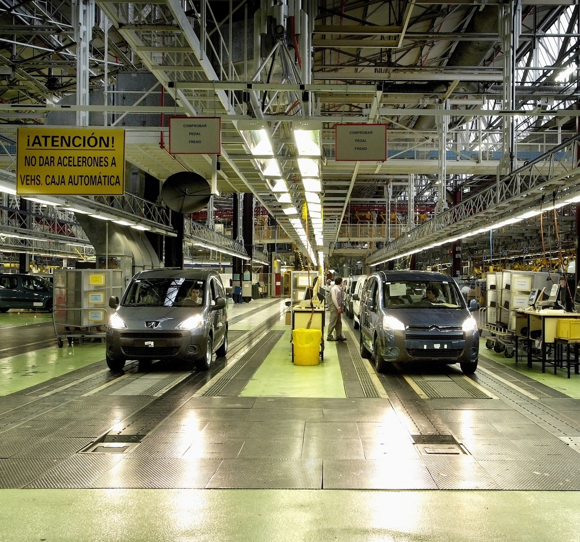 Citroën acepta revisar su propuesta de recortes ante el «rechazo total» de los sindicatos