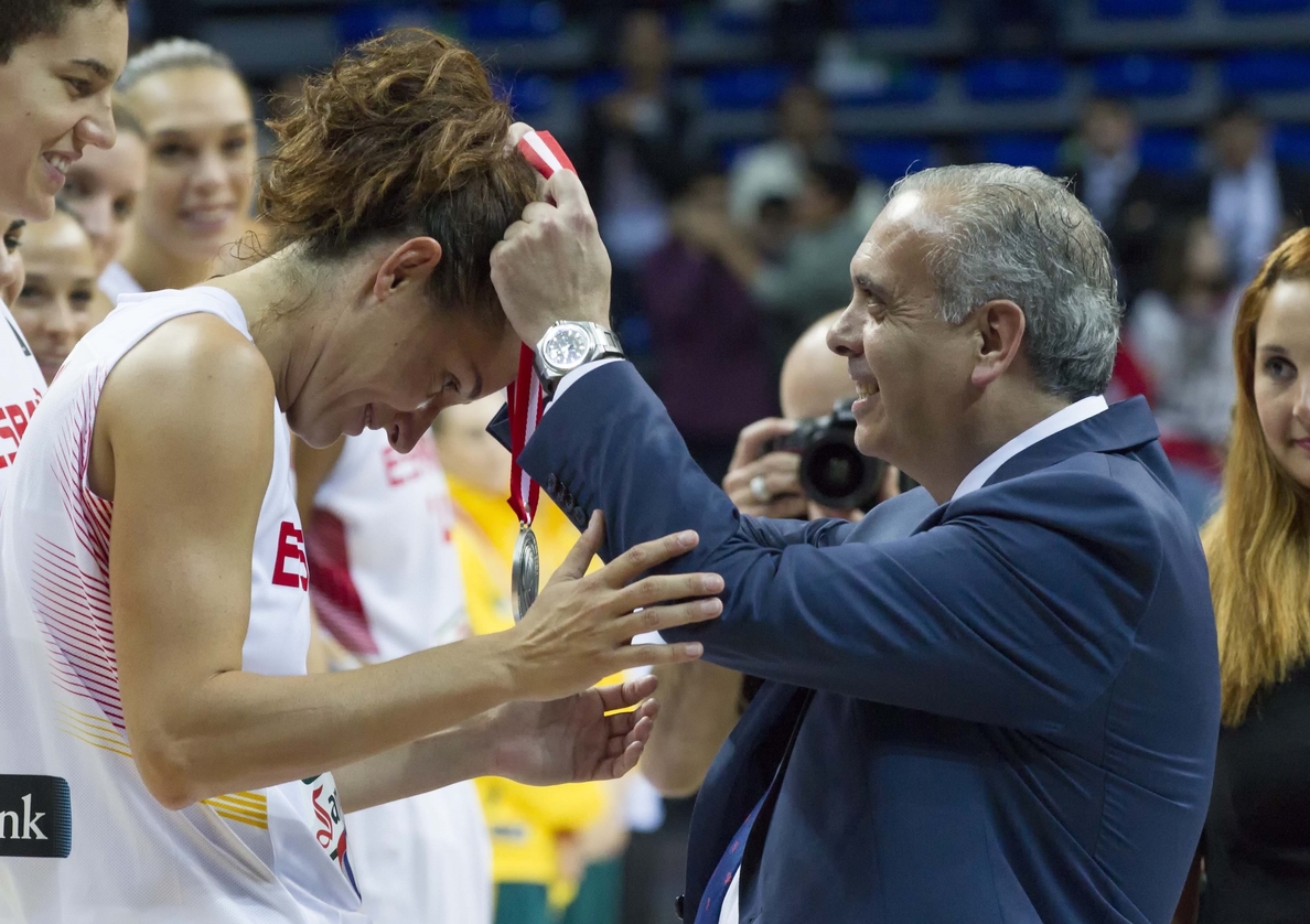 Sáez: «Reafirman nuestra apuesta por el baloncesto femenino»