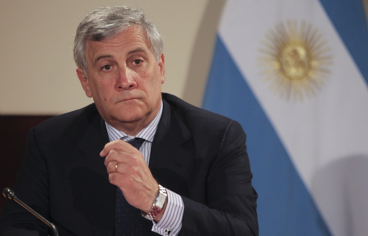 Tajani dice sentirse «honrado por el reconocimiento» de una calle en Gijón