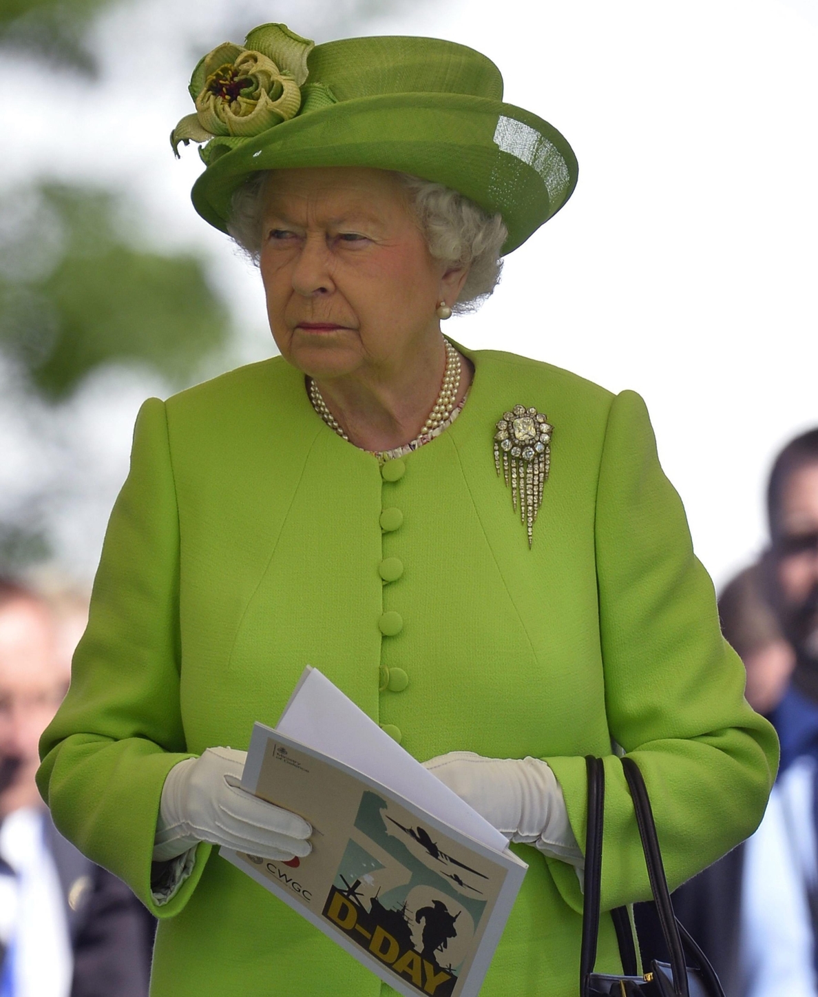 La Reina Isabel II se estrena en twitter a los 88 años