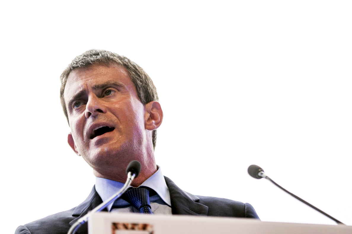 Valls abre la puerta al debate ideológico del socialismo francés frente a la división