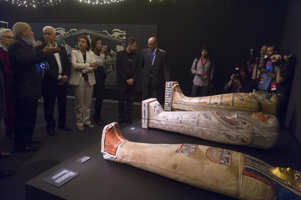 Una muestra única reúne en Granada medio centenar de momias de cinco continentes