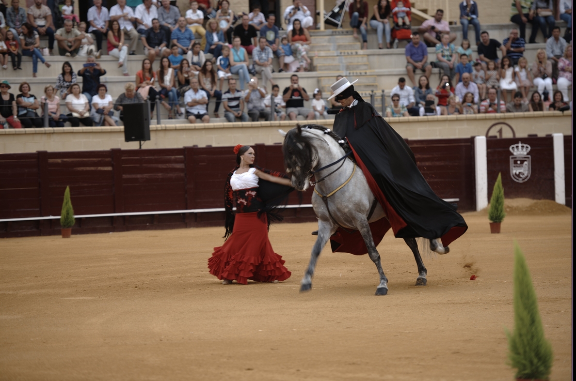 Doma clásica, vaquera y coreografías se darán cita en la plaza de toros de Torremolinos el día 30