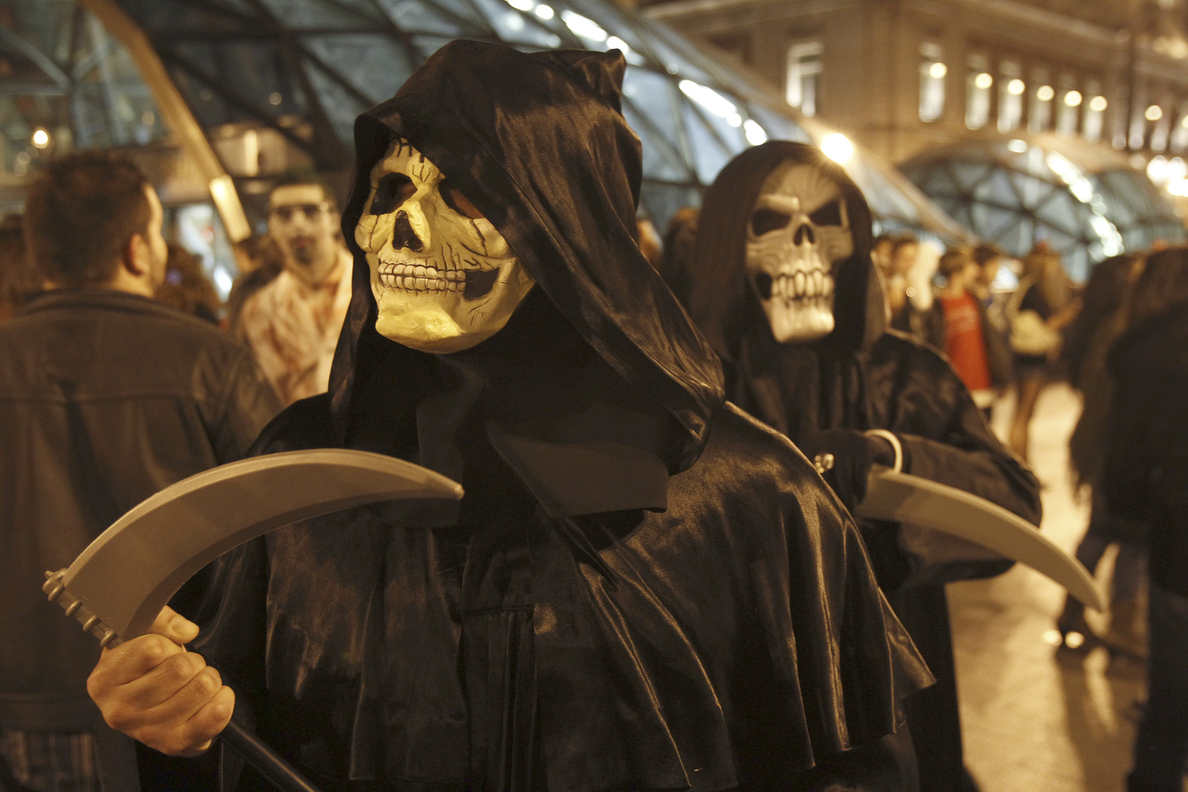 Más de 7 millones de brujas y zombis se lanzan a 70.000 fiestas de Halloween