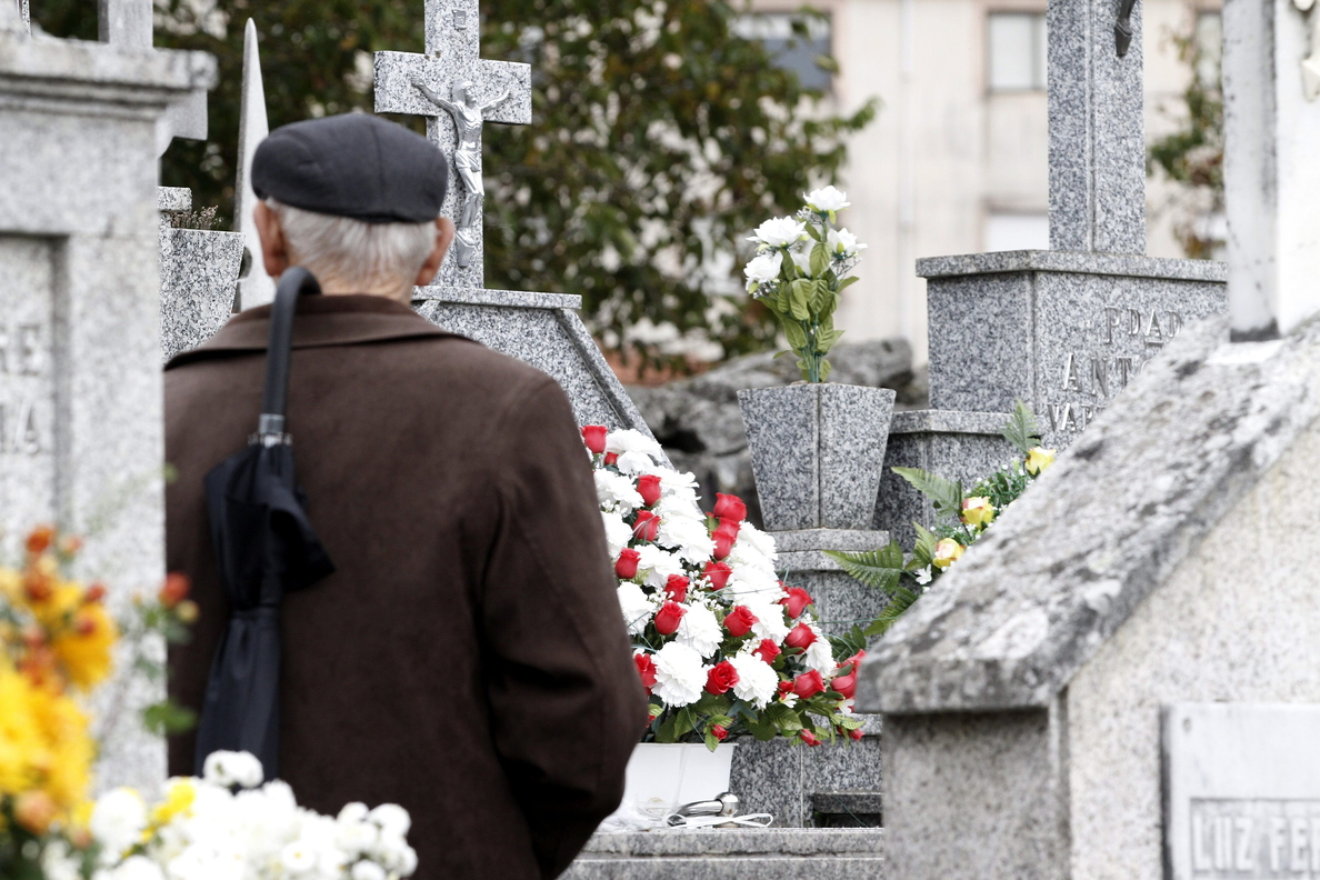 Celebrar un funeral es un «bien de lujo» en tiempos de crisis