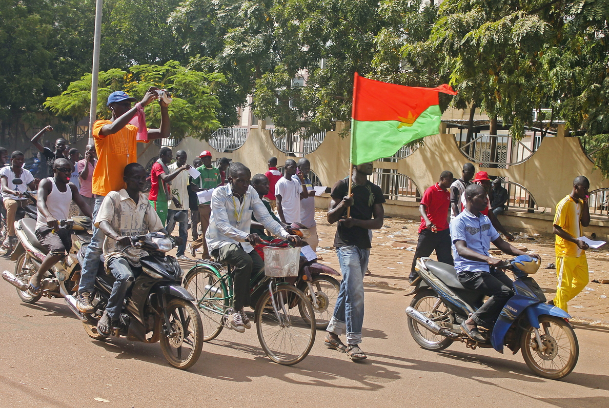 EE.UU. previene contra avances inconstitucionales de militares en Burkina Faso