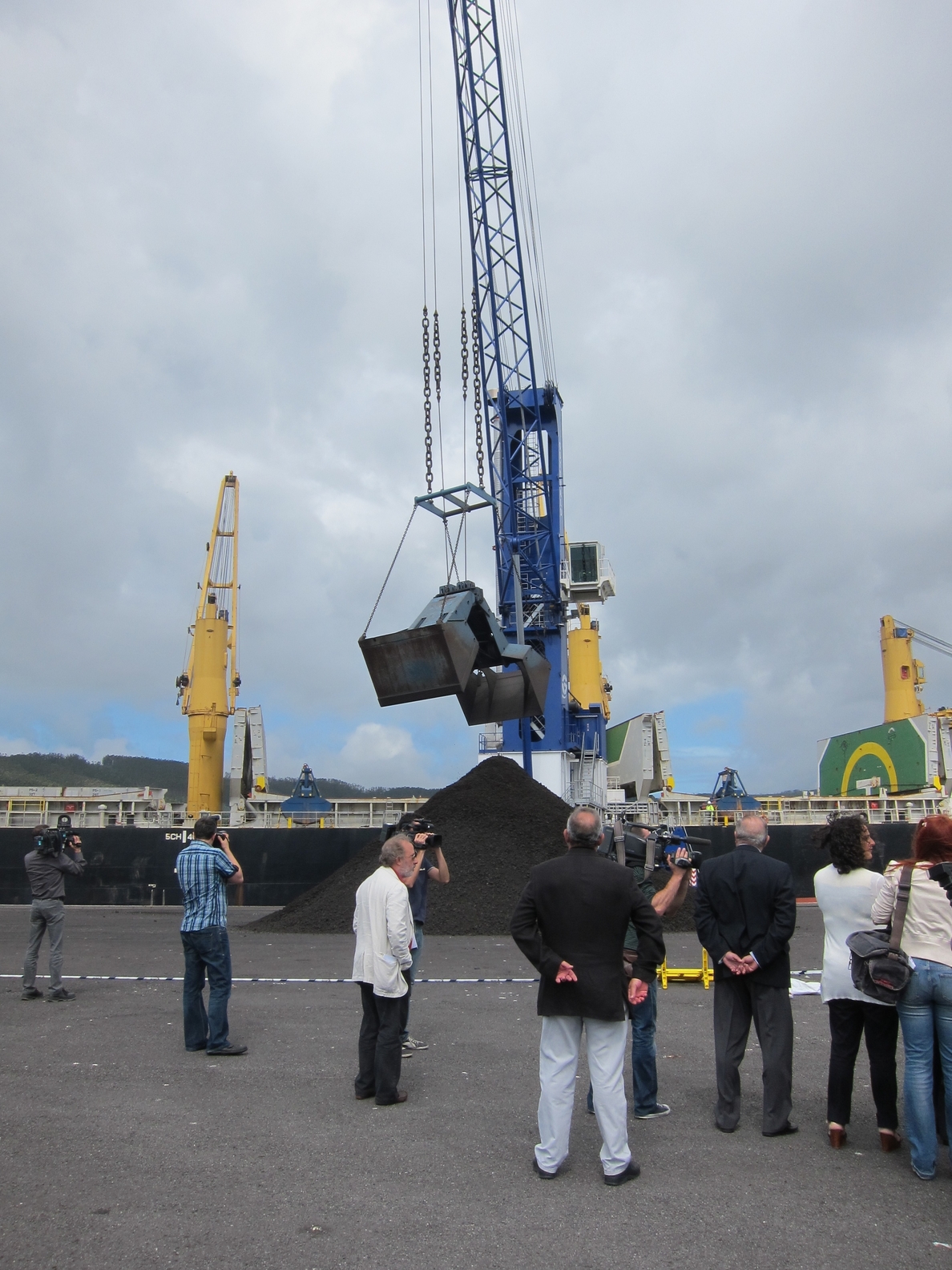 El tráfico de mercancías en los puertos autonómicos de Galicia subió un 3,5% en los nueve primeros meses de 2014