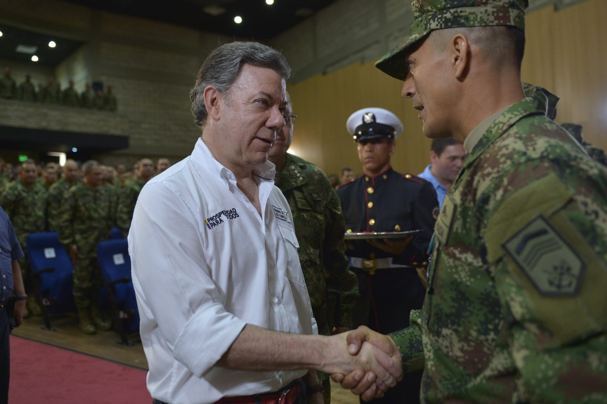 El presidente de Colombia iniciará mañana en España una gira europea en busca de fondos para la paz