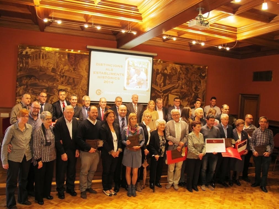 La Cámara de Girona distingue la trayectoria de 12 establecimientos históricos