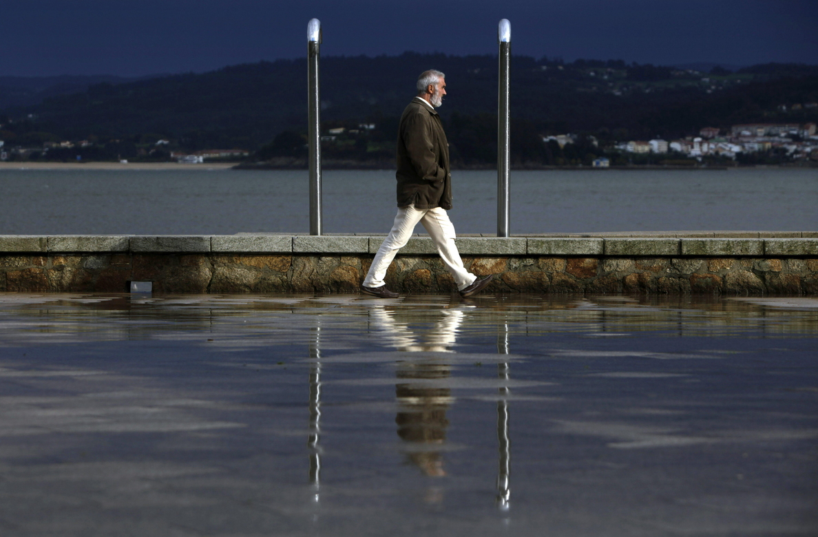 Una tormenta deja mil rayos en Galicia y hasta 40 litros de lluvia