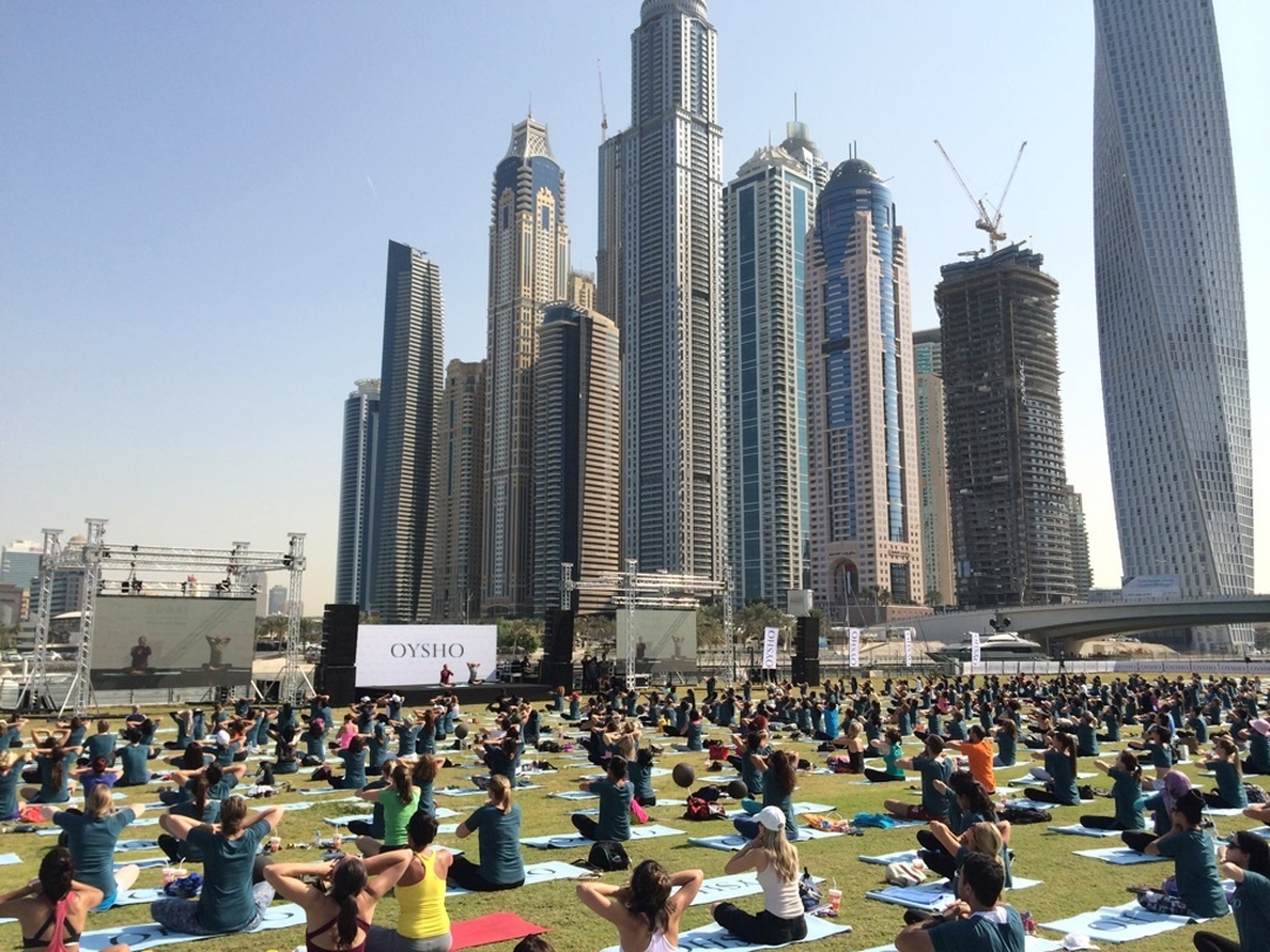 Oysho celebra su primera masterclass de yoga en Dubai