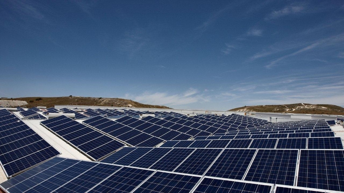 UNEF lamenta que la fotovoltaica haya perdido el 82% del empleo en seis años