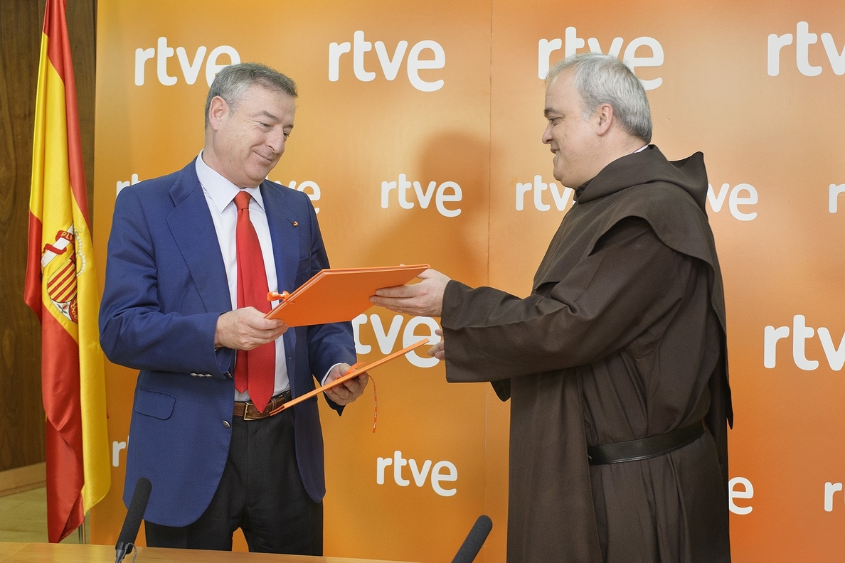 RTVE firma un convenio para la difusión del V centenario del nacimiento de Santa Teresa de Jesús