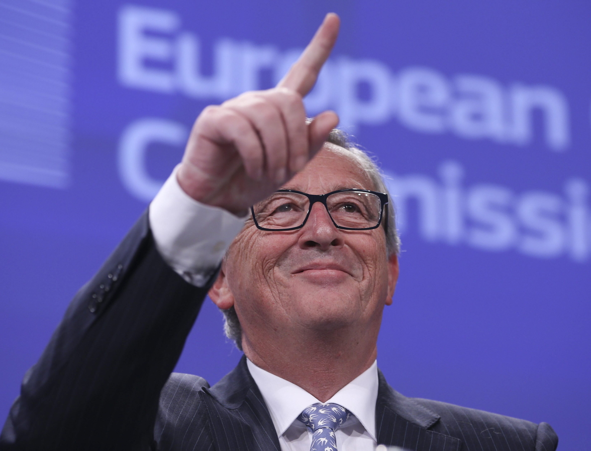 Juncker afrontará una moción de censura en el PE respaldado por los 27 comisarios