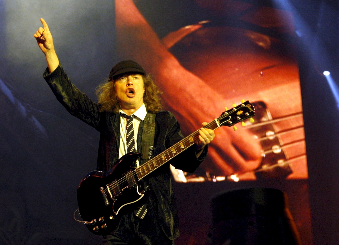 Angus Young dice que la intención del grupo es que «AC/DC siga adelante»