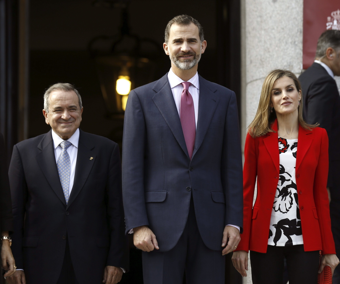 El Rey advierte de que España no puede permitirse la fuga de jóvenes talentos