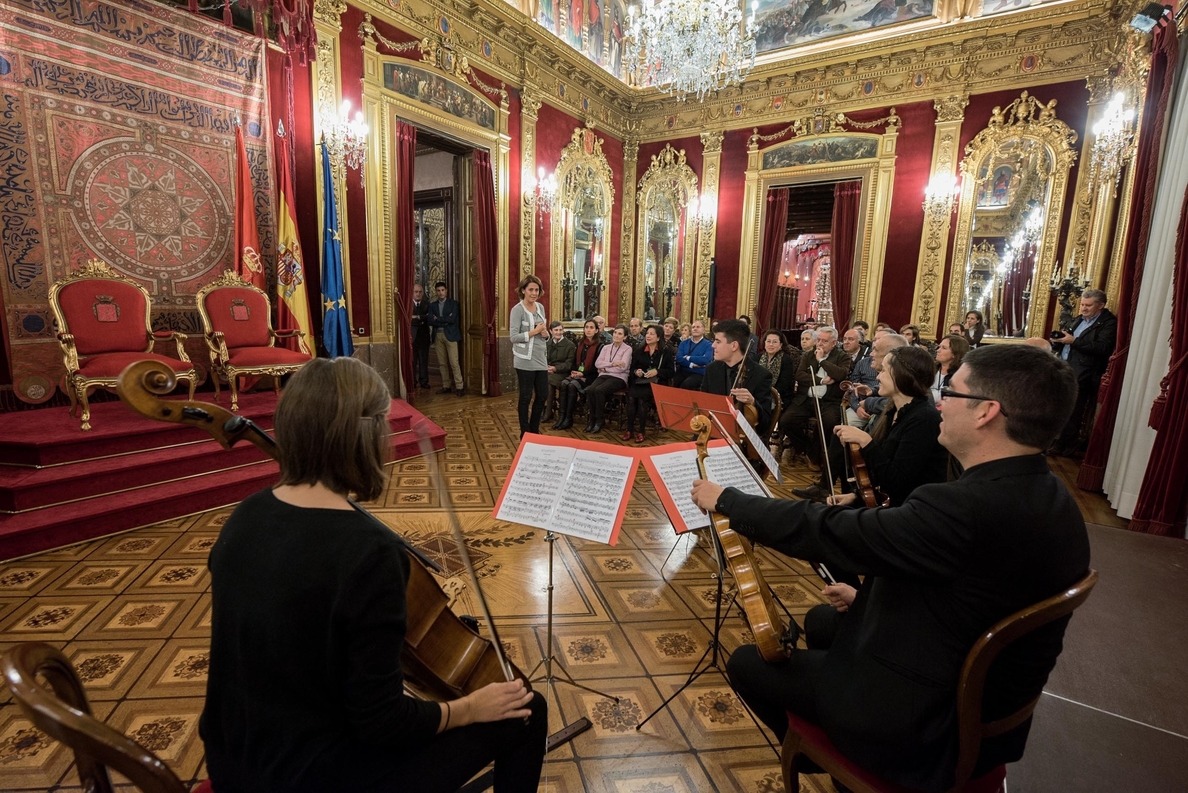 Más de 800 personas han solicitado plaza para las visitas guiadas al Palacio de Navarra