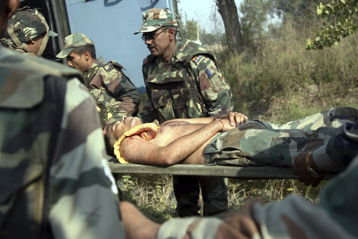 Al menos 10 muertos en un choque de militares e insurgentes en la Cachemira india