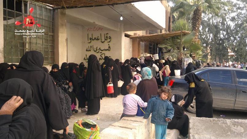 El Estado Islámico abre comedores sociales para los habitantes de Raqqa