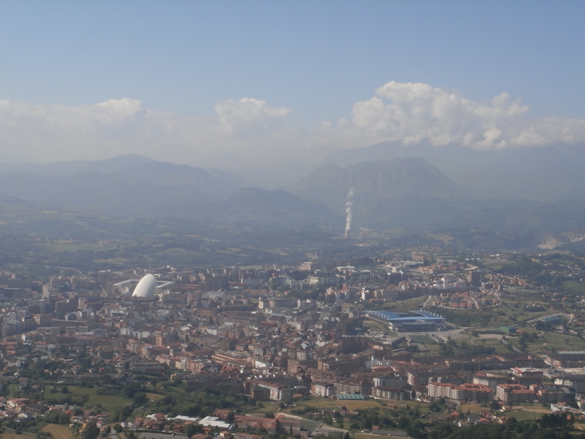 La Junta aprueba mejorar controles e información sobre la calidad del aire en la zona central de Asturias