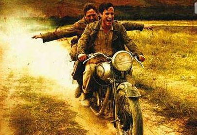 El hijo del Che Guevara ofrece a turistas viajes en motocicleta en Cuba