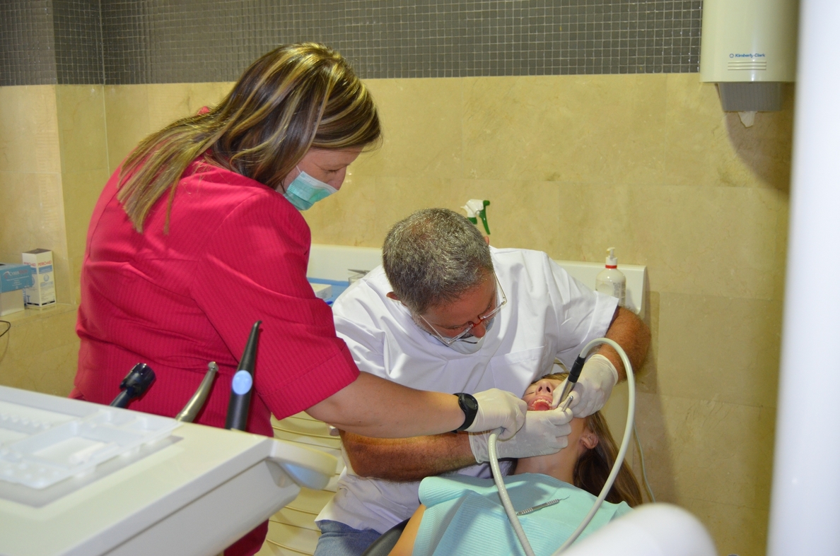 EL Consejo de Dentistas pide »númerus clausus» en Odontología para no poner en peligro la calidad de la asistencia
