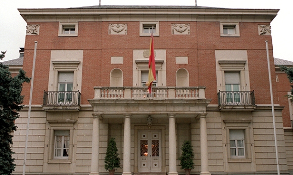 La limpieza de los edificios de Presidencia cuesta dos millones y medio de euros al año