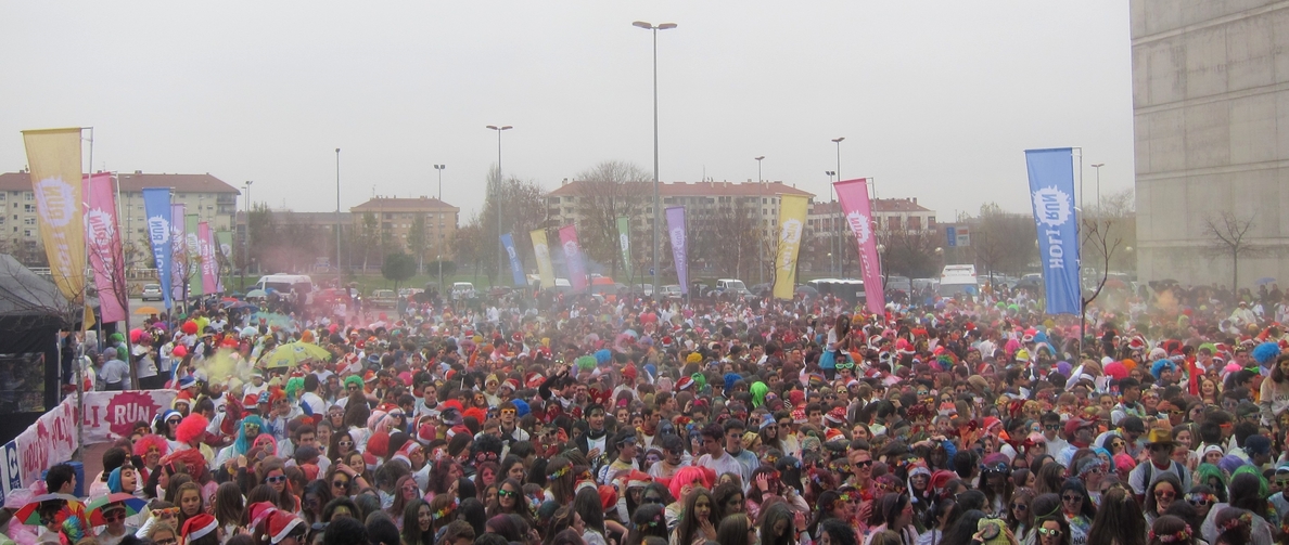 Casi 5.000 personas se dan cita en Logroño para participar en la primera carrera de colores de España »Holi Run»
