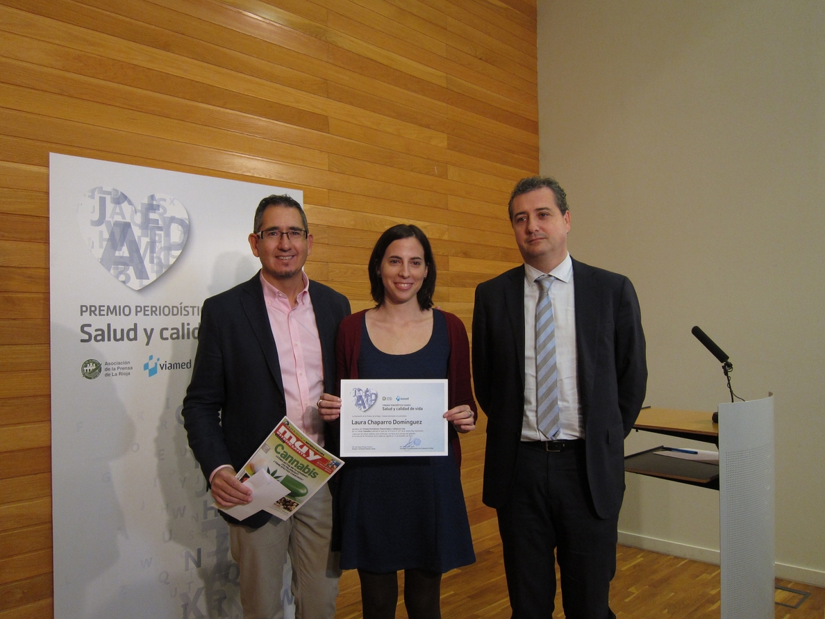 La periodista Laura Chaparro gana el I Premio Periodístico Viamed con un reportaje sobre el cannabis