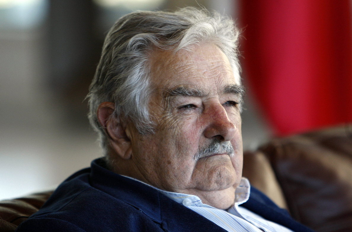 «No quiero que Clarín o Slim se adueñen de comunicaciones en Uruguay», dice Mujica