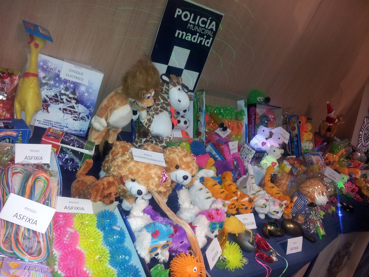 Incautados más de 224.000 juguetes peligrosos para los niños en varios establecimientos de la región
