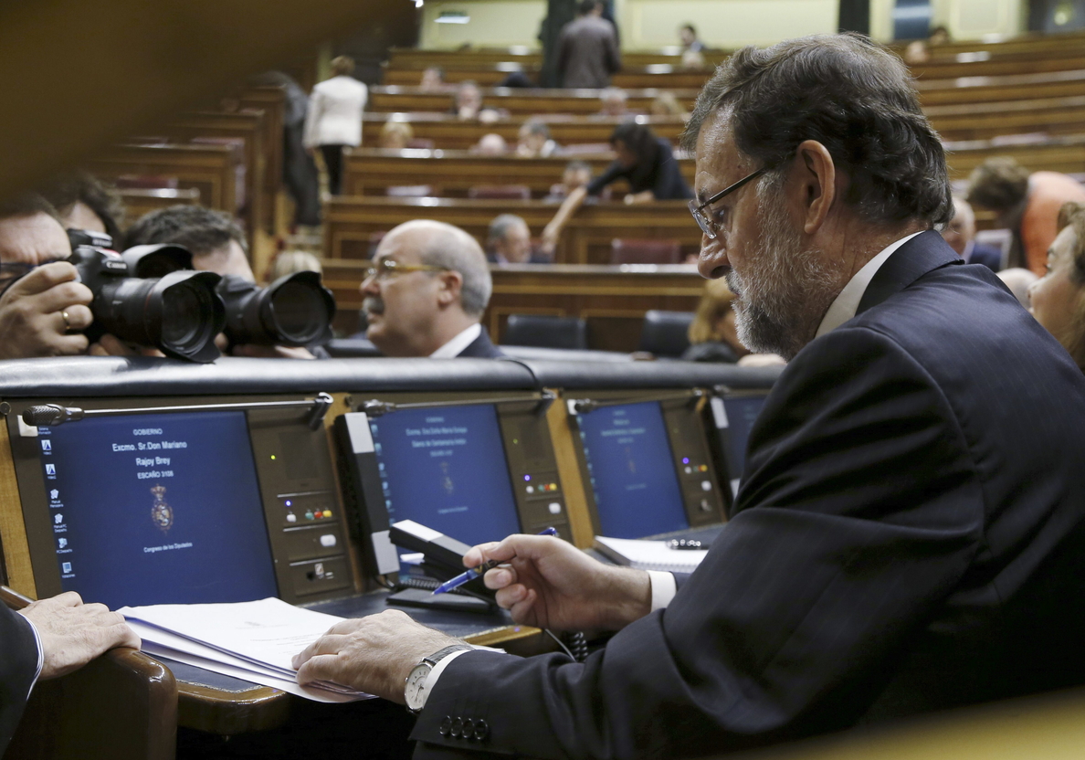 Rajoy reconoce el error del plasma y refuerza la comunicación en Moncloa y el Gobierno