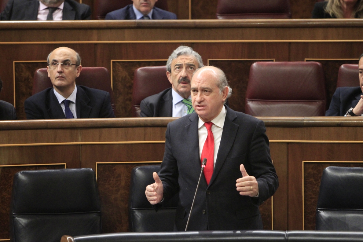La CEP pide a Fernández Díaz que explique sus declaraciones en el Congreso pero ve injusta la excarcelación de etarras