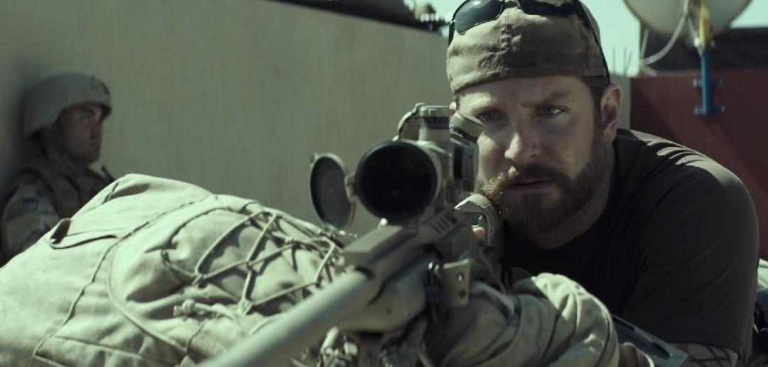 Bradley Cooper se descompone en el nuevo tráiler de American Sniper