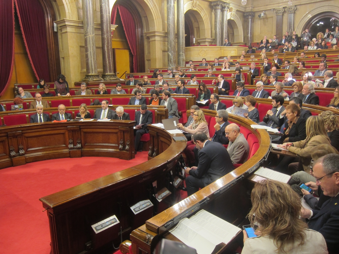 El Parlamento catalán acuerda recurrir al TC la indemnización al proyecto Castor