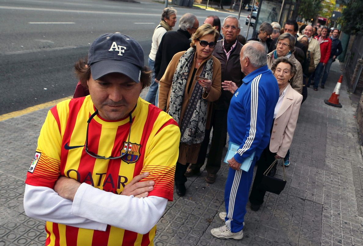 Un 45,3 % de catalanes rechaza la independencia frente al 44,5% favorable, según un sondeo