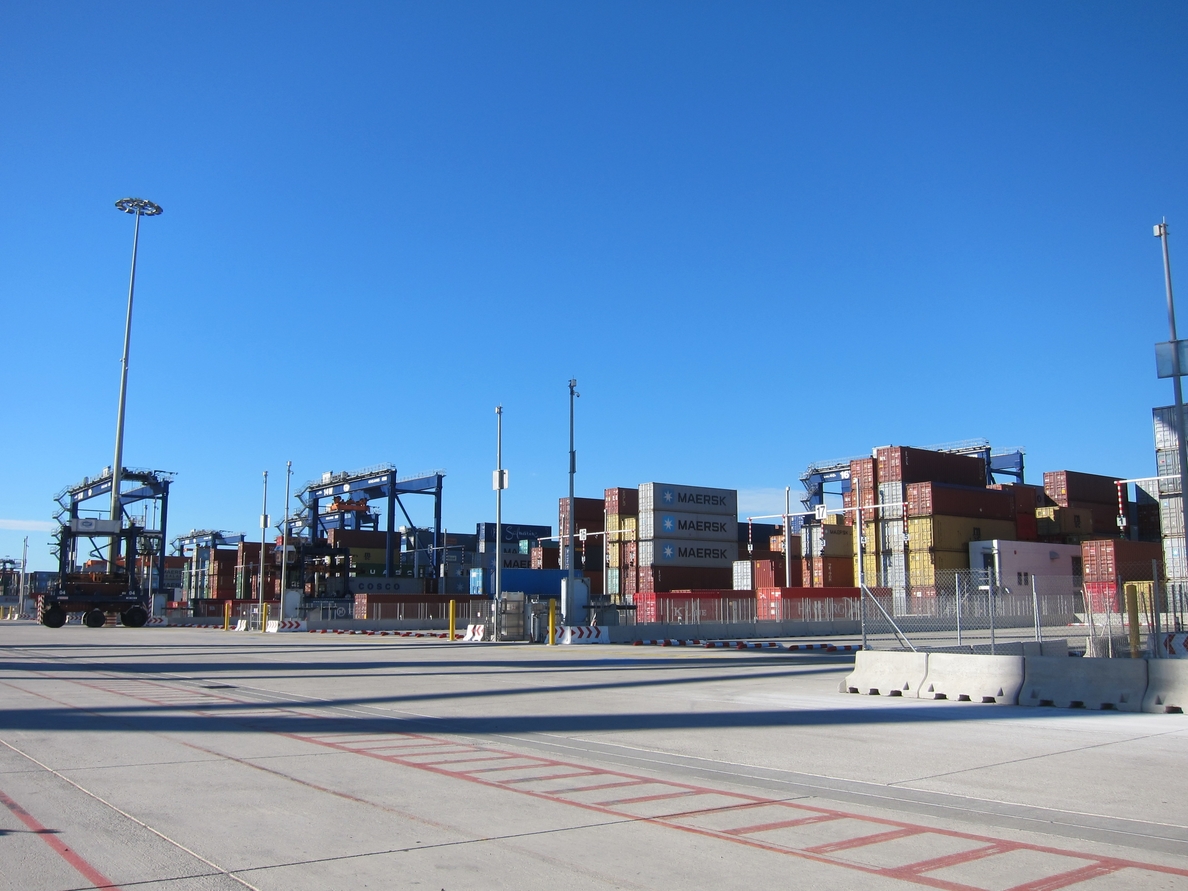 El tráfico de contenedores del Puerto de Barcelona crece un 10% hasta noviembre