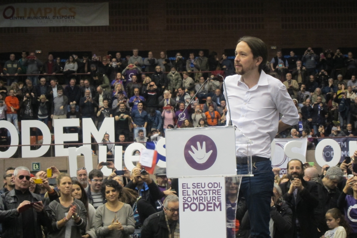 Iglesias dice que no quiere que Cataluña se independice y arremete contra Mas y Rajoy