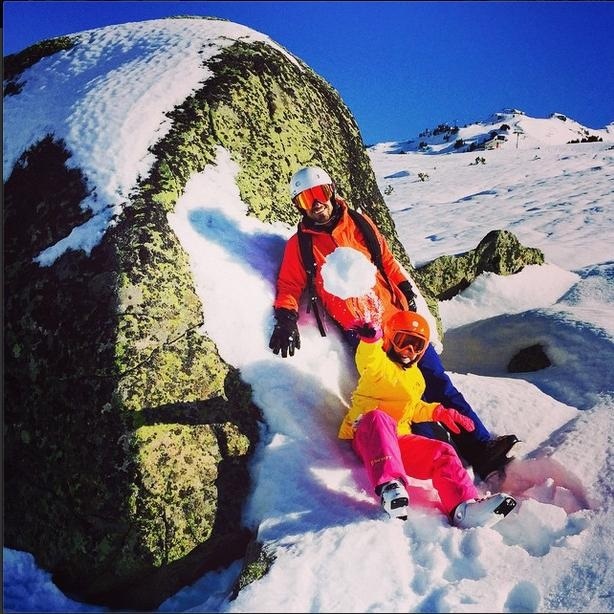 Aitor Ocio disfruta esquiando en Baqueira con su hija Naia