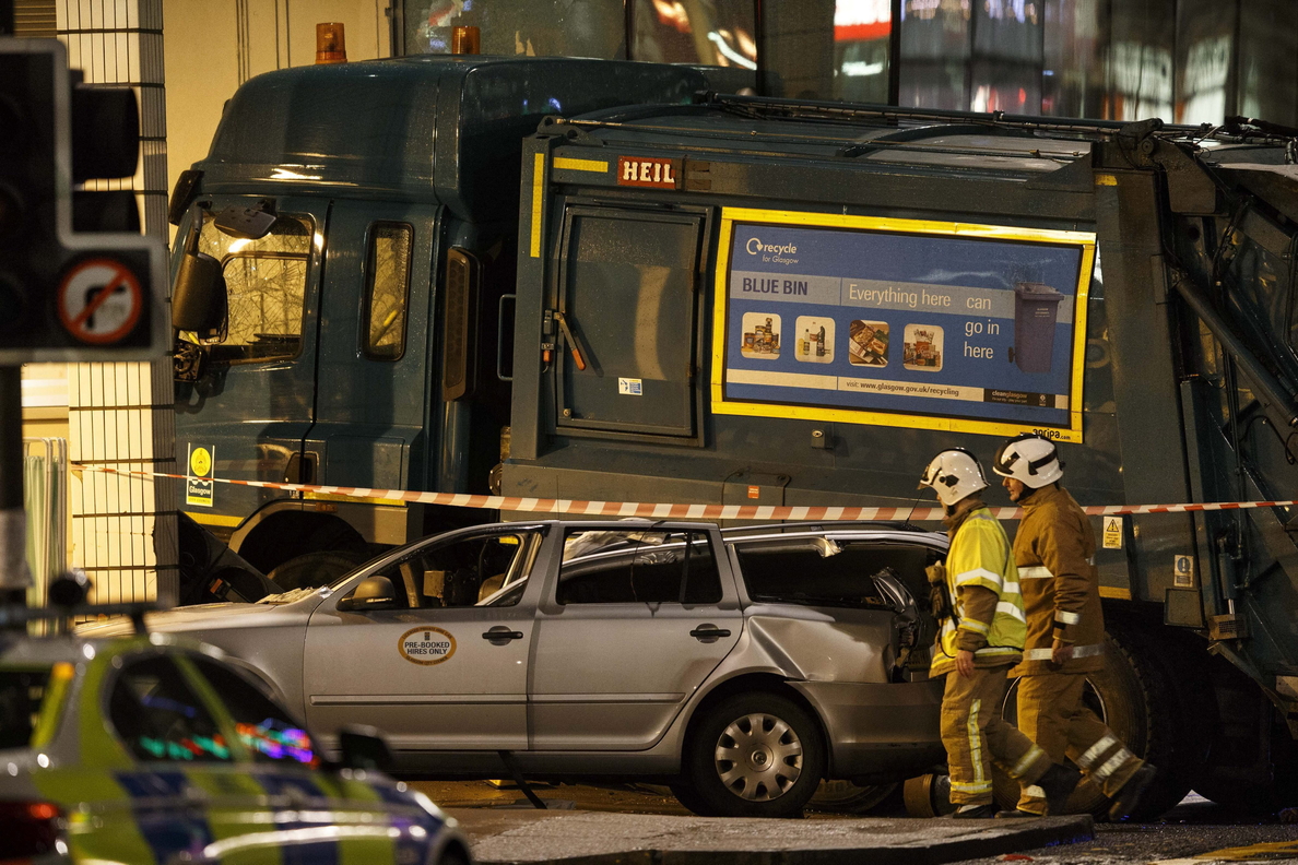 Varios muertos al arrollar un camión a los viandantes en el centro de Glasgow