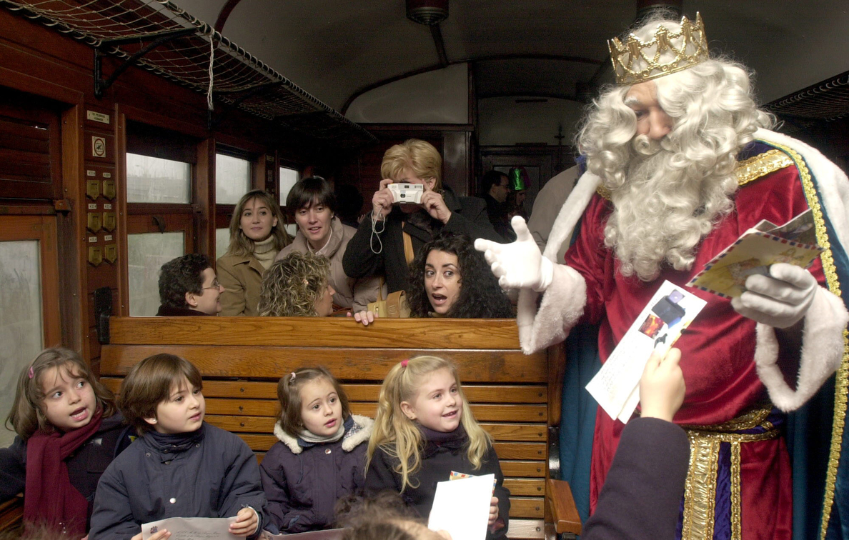El »Tren de Navidad» de Madrid está listo para recibir a sus niños viajeros