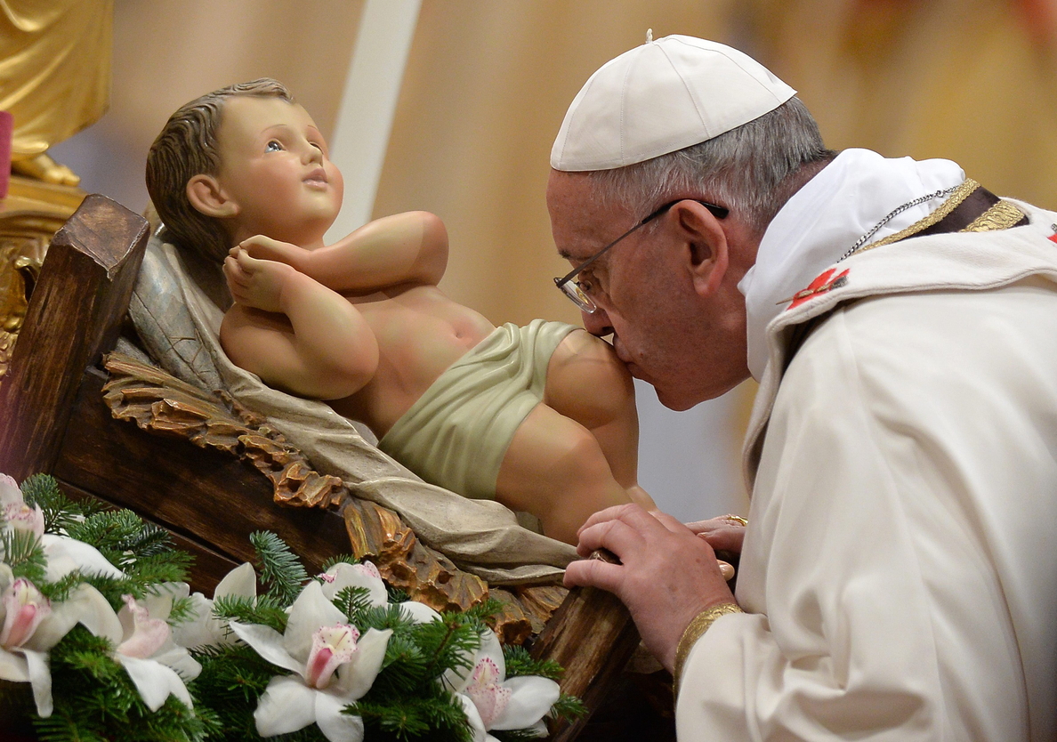La homilía completa del Papa Francisco en la misa del gallo celebrada en la Nochebuena en el Vaticano