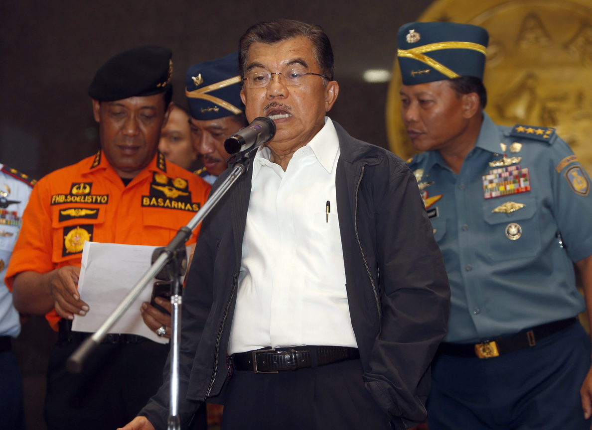 Vicepresidente indonesio apunta a un «posible accidente» del avión de AirAsia