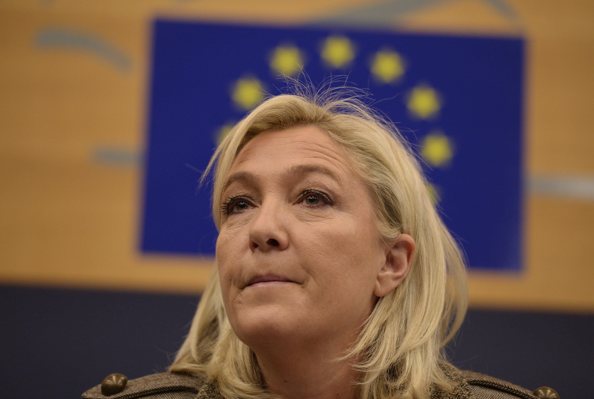 Le Pen reclama la suspensión inmediata de Schengen tras los ataques de París