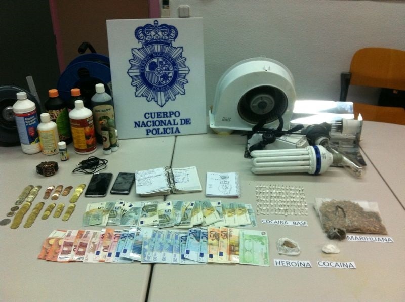 Detienen a 4 hombres por tráfico de drogas y desmantelan 2 puntos de venta en Estepona y Marbella